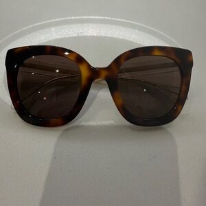 Gucci Brown Tortoise Sunglasses (authentic)